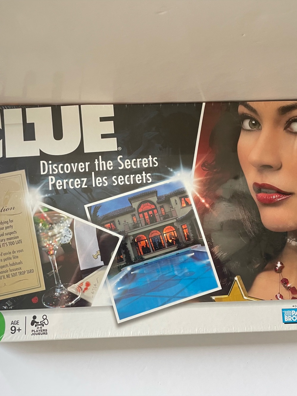 New Clue Discover The Secrets Board Game Parker Brothers 2008 complete.